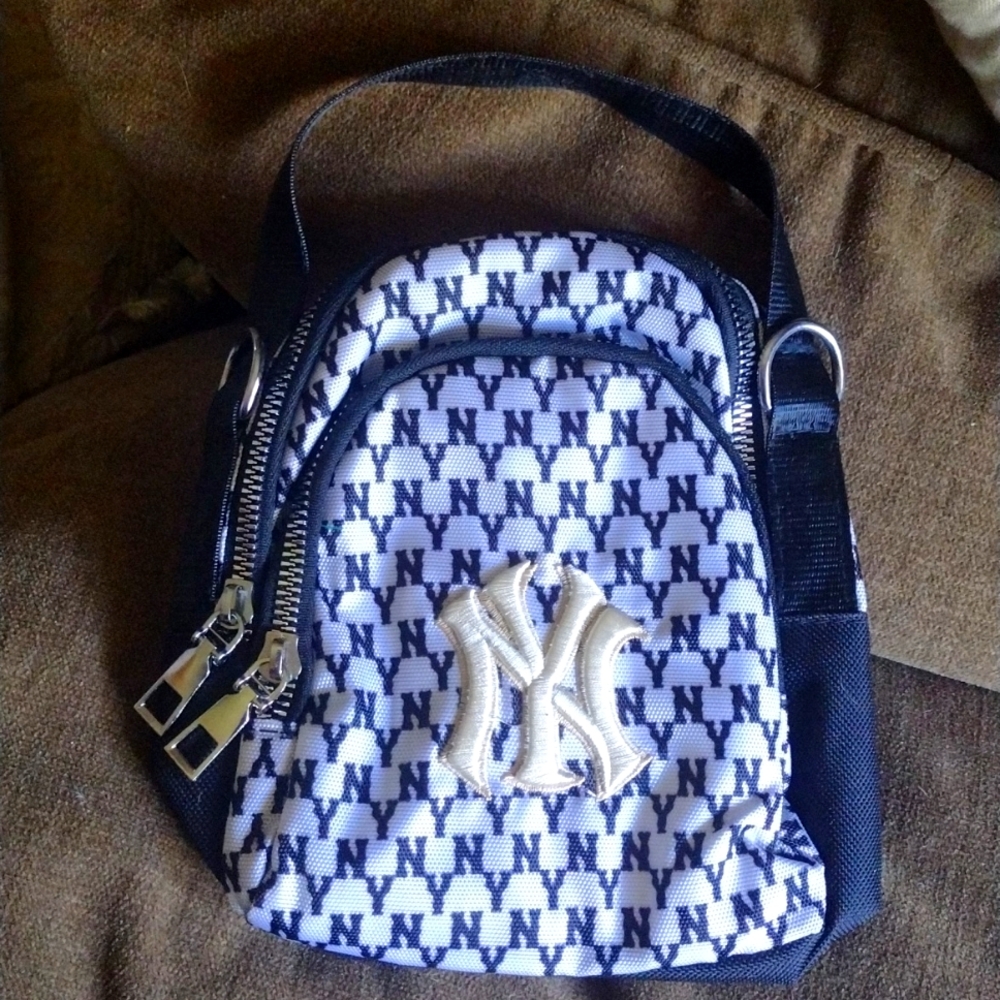 Mini NY Backpack - Picture 1 of 2
